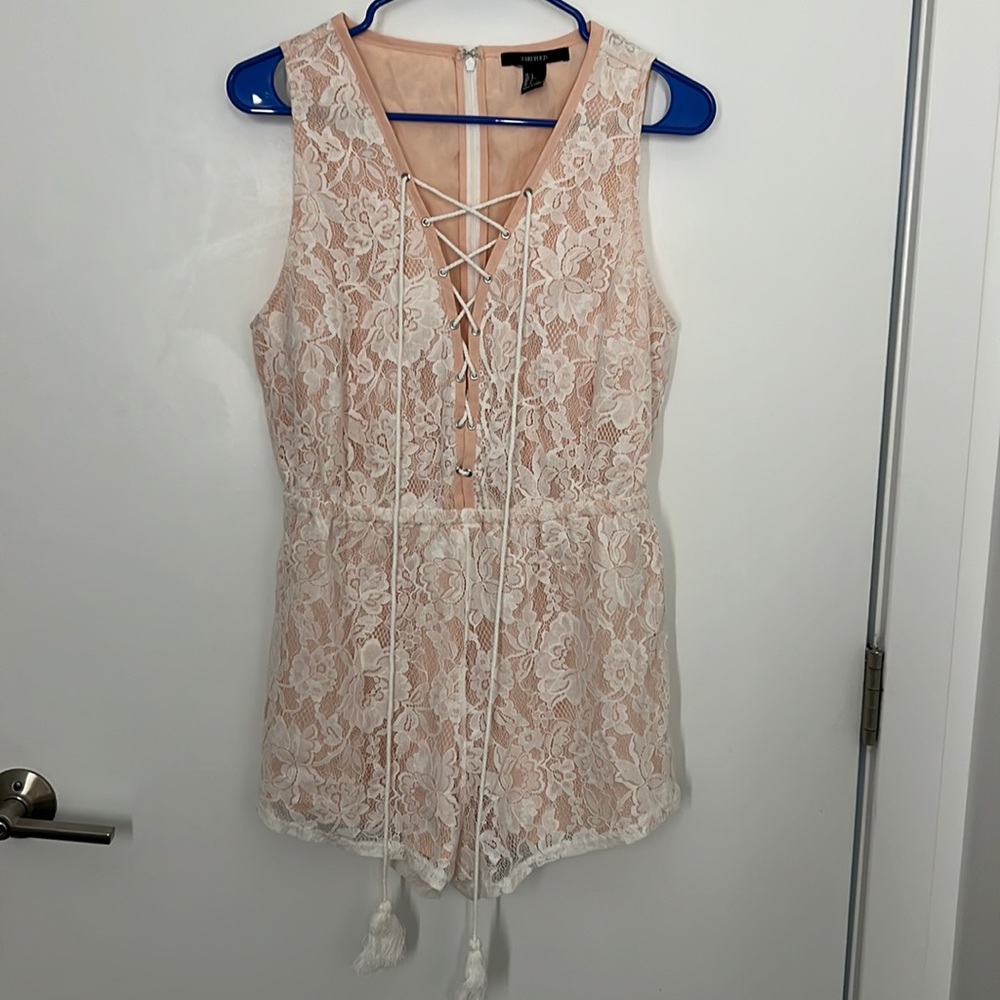 NWOT Forever 21 Cream Lace Romper with lining Size L